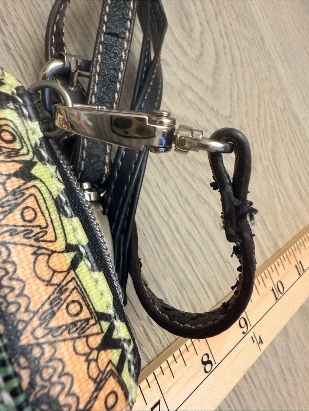 🍋 Sakroots Artist Circle Smartphone Crossbody Wallet